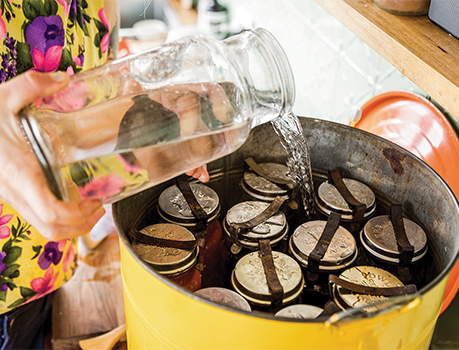 Canning tomatoes